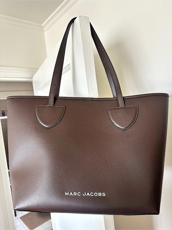 Marc Jacobs Handbags - Marc Jacobs The Leather Medium Tote Bag Brown